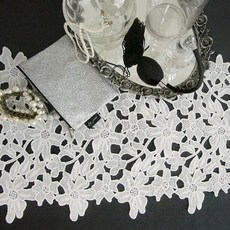 BYJIMI Blooming 桌旗, 白色, 四人 (180 x 30cm), 1個