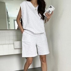 NANING9 Woshind V領背心 + 短褲套裝