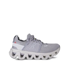 온러닝 클라우드스위프트 4 스니커즈