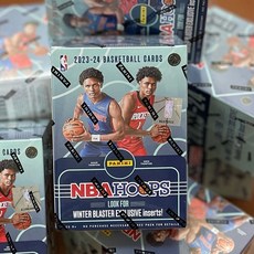 Panini Hoops Holiday Winter Blaster Box 2023-24賽季籃球卡盒,保簽名或球衣卡,全新收藏, 1個