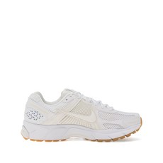 나이키 줌 보메로 5 스니커즈