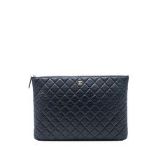 샤넬 중고 2014-2015 파리 두바이 라지 CC 퀼팅 램스킨 O 케이스 클러치