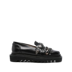 토가풀라 링 디테일 가죽 로퍼