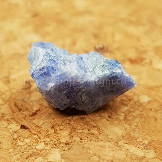 碳矽鹼鈣石Carletonite稀有藍紫正方晶系療癒石200415-35號 加拿大魁北克, 1個