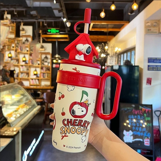 史努比Snoopy 800ml 316不鏽鋼保溫杯 大容量直飲水杯 附吸管與茶隔, 紅, 1個