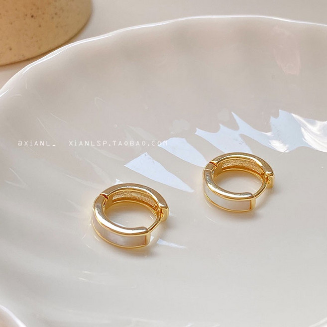 XIAN ACC 簡約小巧圈圈貝殼耳環 新款韓國氣質網紅耳釘耳扣飾品