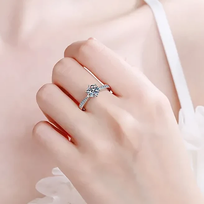 CF Diamond 女戒 莫桑鑽 微鑲六爪 D色等級 S925純銀