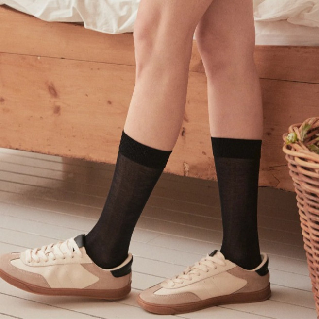 Sockstaz 女款透膚素色及膝襪 STW252