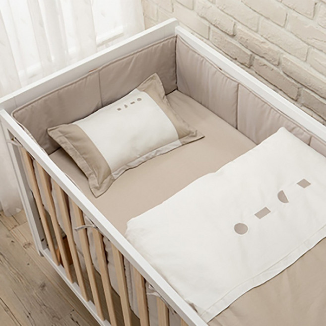 KU.KU Duckbill 酷咕鴨 KUKU PLUS 極簡幾何寢具6件組 淺茶 床欄護墊(120 x 60 x 29cm) + 枕套/枕心(38 x 25cm) + 被套/被胎(100 x 125cm) + 床包(60 x 120 x 7cm)