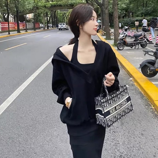 Elsso 寬鬆V領連帽上衣 + 掛脖連身裙套裝