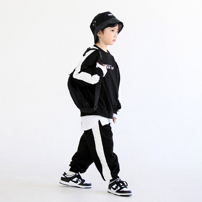 BOOMBOOMKIDS Merci Beaucoup 兒童暖身水洗運動套裝 大學T + 束口褲 SS23A02