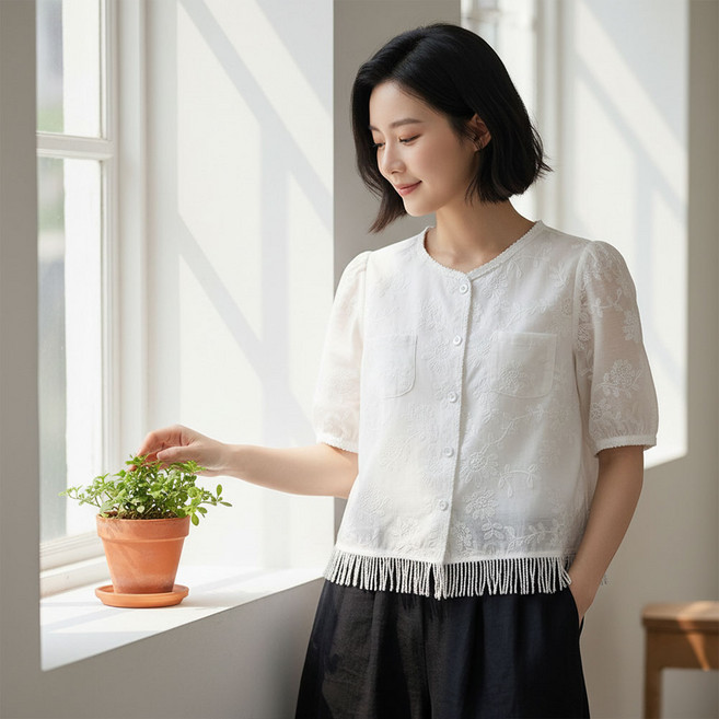 ATTERLIC Millien 大尺碼刺繡花朵罩衫 11758