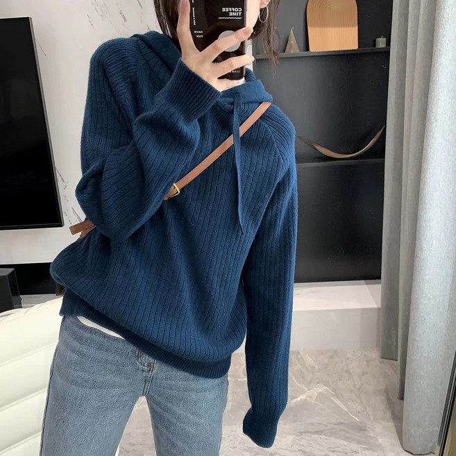 Moirbella 女款寬鬆標準版型連帽針織衫