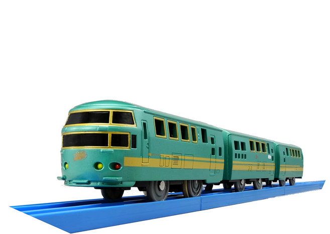 TAKARA TOMY PLARAIL 鐵道王國 S-21 JR九洲 由布院之森列車 838326, 草綠色, 1盒