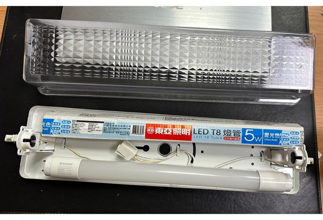 東亞照明 LED T8 燈管 1尺 5W, 1個, 白光 罩式燈座