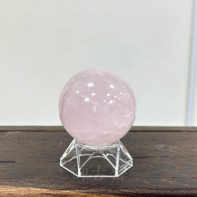 【御古齋】精選 天然 粉晶 粉晶球 水晶球 招桃花 增人缘 改善人際關係 時來運轉 附座 風水開運擺件 0326, 粉, 1個