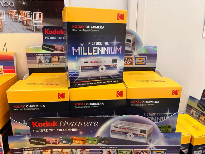 Kodak Charmera 鑰匙圈數位相機 千禧版 盲盒, 1個, 千禧版盲盒(二代)-單一盒(不含記憶卡),+64g記憶卡+typeC讀卡機