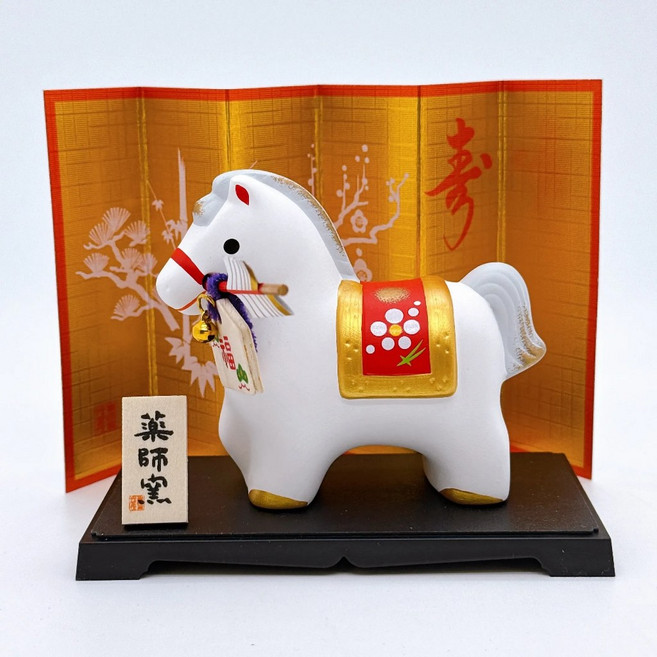 藥師窯 日本進口 錦彩招福午歲馬年擺飾 附破魔矢 開運招福 居家裝飾 馬年吉祥物, 白色