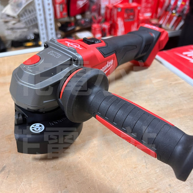 Milwaukee M18 FSAGV100XB 100mm 無刷砂輪機 可調速 速停, 1個, 單主機(無電池充電器),未稅