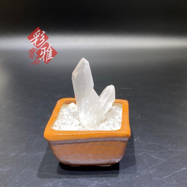 《彩雅寶石精品 》白水晶柱簇 淨化消磁晶簇盆 淨化空間能量 帶來和諧與平衡 提升生活品質與心靈平靜, 1個, 白色