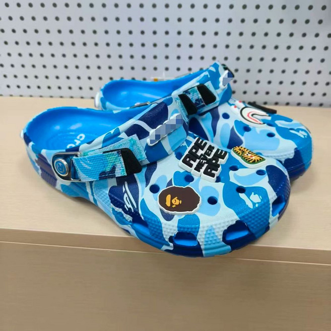 2025년 BAPE 콜라보레이션 남녀 샌들 공용 워터슈즈 카무플라주 슬립온 클로그 EVA