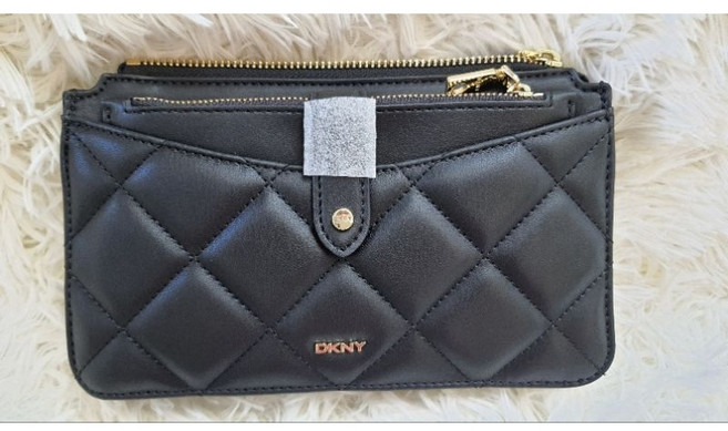 DKNY THOMASINA 菱格紋多功能手拿包 黑色