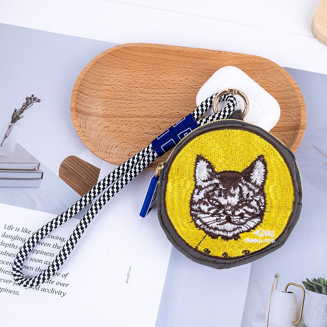 Ball & Chain 刺繡零錢掛包
