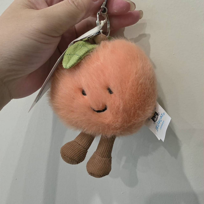 Jellycat 趣味水蜜桃吊飾, 圖片, 1個