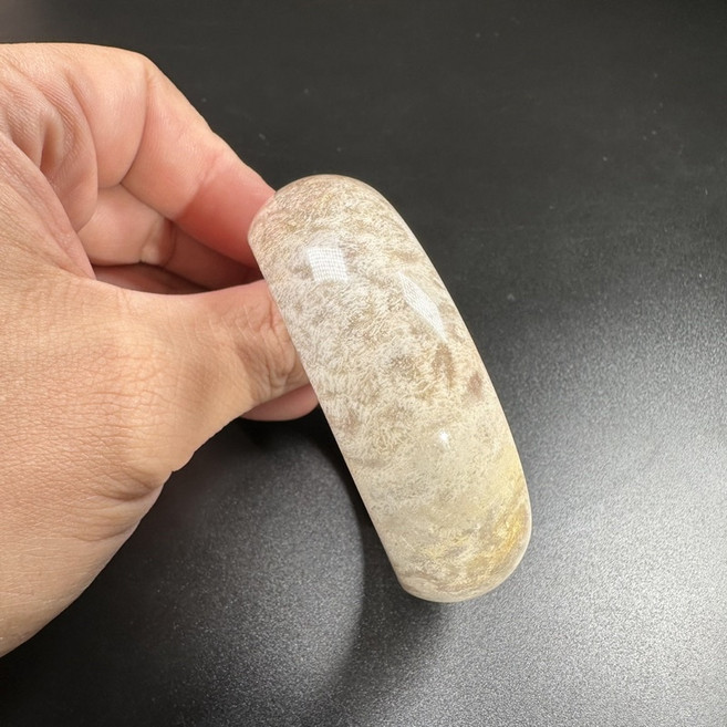 珊瑚玉手鐲 菊花石紋路設計 內徑57.5mm 版寬21.6mm 玉石手環