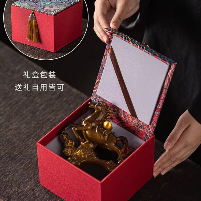 變色馬茶寵擺件 遇熱變色 錢幣造型 附禮盒, 變色馬上有錢變金色 禮盒