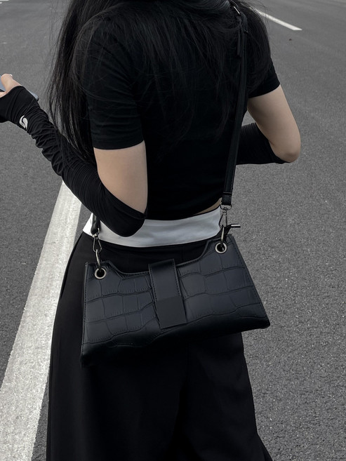 高級感單肩腋下包包女2026新款潮時尚網紅小衆設計流行質感斜挎包