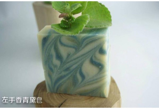 卓瑪愛象 左手香青黛皂 舒緩換季皮膚不適 問題膚質適用手工皂, 1個, 60g+-10