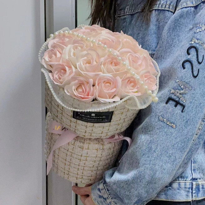 玫瑰香皂花滿天星花束附LED燈 贈禮首選, 1個, 小香風薔薇粉21朵+禮袋燈賀卡
