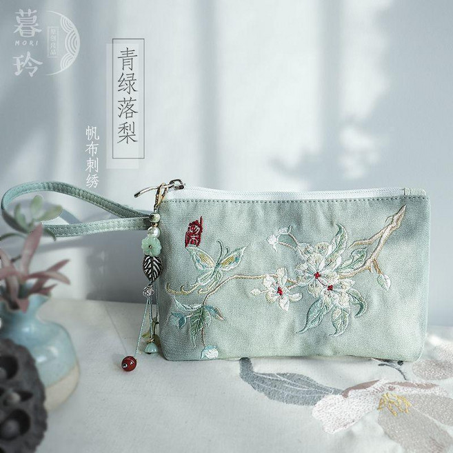 暮玲 帆布手拿小包 青綠色荷花刺繡掛飾零錢包