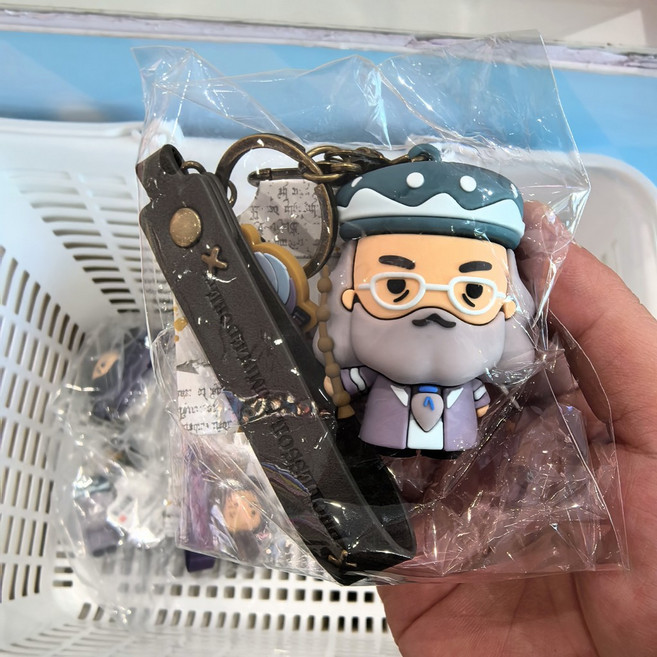 MINISO 名創優品 哈利波特系列 魔法課堂 PVC 掛件鑰匙扣 書包掛飾 正版, 1個, 哈利·波特魔法課堂掛飾鄧布利多, 哈利·波特魔法課堂掛飾鄧布利多