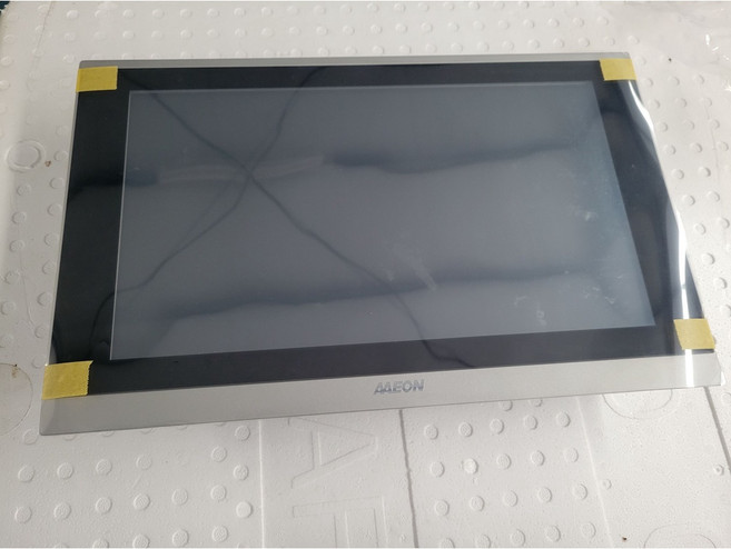 AAEON OMNI-2155 15.6吋工業觸控電腦一體機