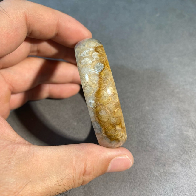 千客萬來 珊瑚玉手鐲 內徑57.9mm 台灣製, 1個
