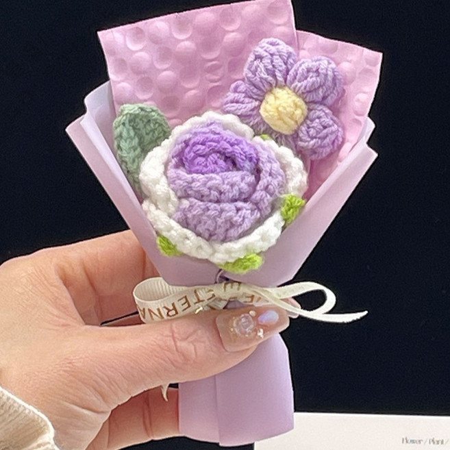 迷你編織花束 活動小禮品 畢業禮物 超迷你巴掌花束 毛絨編織好運幸運小花束, 迷你紫玫瑰編織成品, 1個
