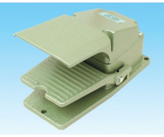 TEND 天得 護蓋型 腳踏開關 TFS-302 鋁合金與塑料 15A 250VAC 附電纜固定頭, 1個, 附電纜固定頭,不附電纜線