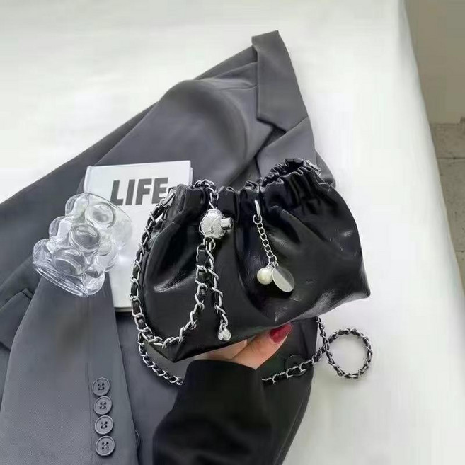 褶皺雲朵包 法式時尚單肩鏈條包, 黑色
