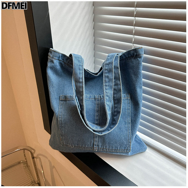 DFMEI 牛仔布大容量托特包女時尚百搭ins單肩包簡約休閒通勤腋下包, 淺藍色