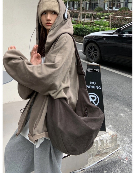 【台湾发货】复古 大容量男女斜跨包 簡約帆 佈單肩包 郵差包 斜挎包 單肩包 餃子包 學生肩背包 水餃包 肩背包 側背包, 灰褐色,普通版