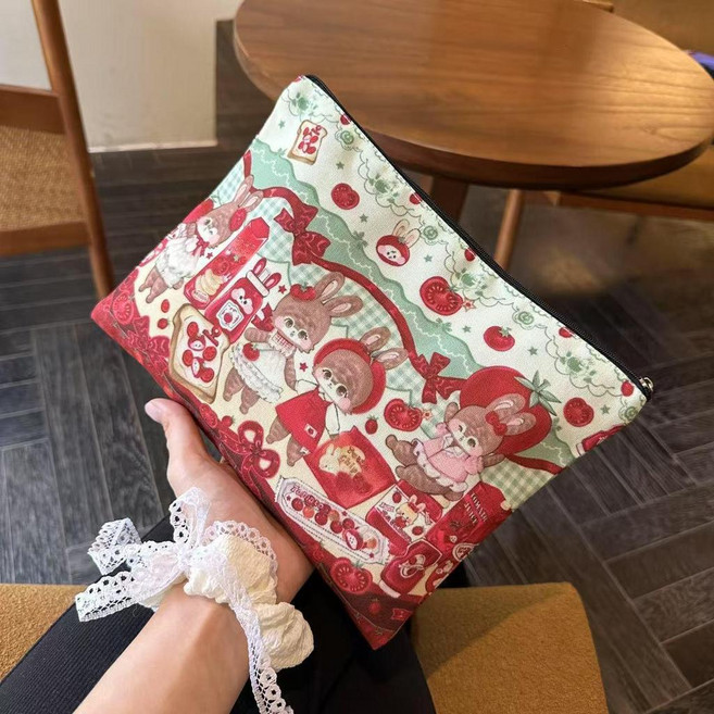 超值 紅色番茄兔子手拿包少女大容量化妝包便攜物件收納袋旅行精緻爆款 副廠商品
