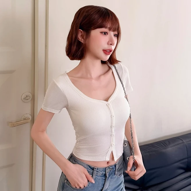 Lulu's 羅紋排扣短袖女款上衣 U領修身剪裁短版T恤 女上衣