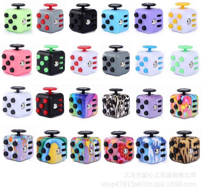 紓壓魔方 骰子魔方 益智玩具, 1個, 骰子魔方(隨機一只)