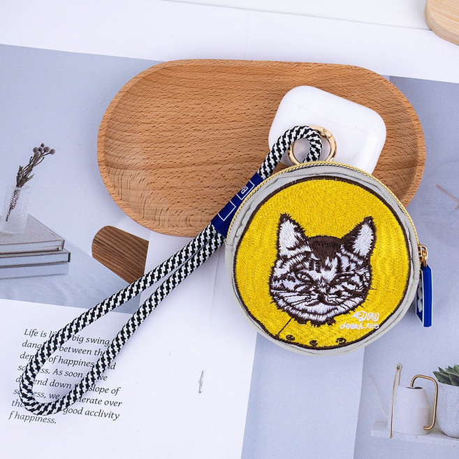 Ball & Chain 刺繡零錢掛包