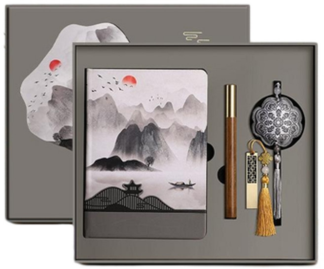 國潮古風千里江山絲綢手帳禮盒, 13020 - 灰色 - 漁舟唱晚 絲綢本 木筆 流蘇u盤 香包 團扇 配禮盒禮袋, 1個