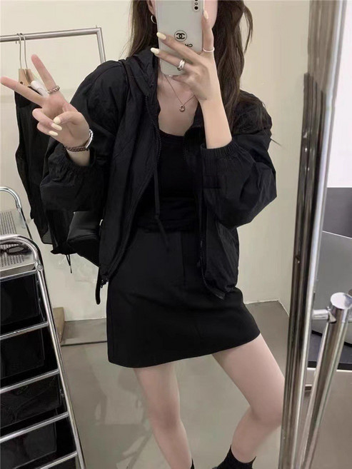 DFMEI 連帽防曬衣外套女薄款春夏新款小個子爆款休閒百搭短款衝鋒衣