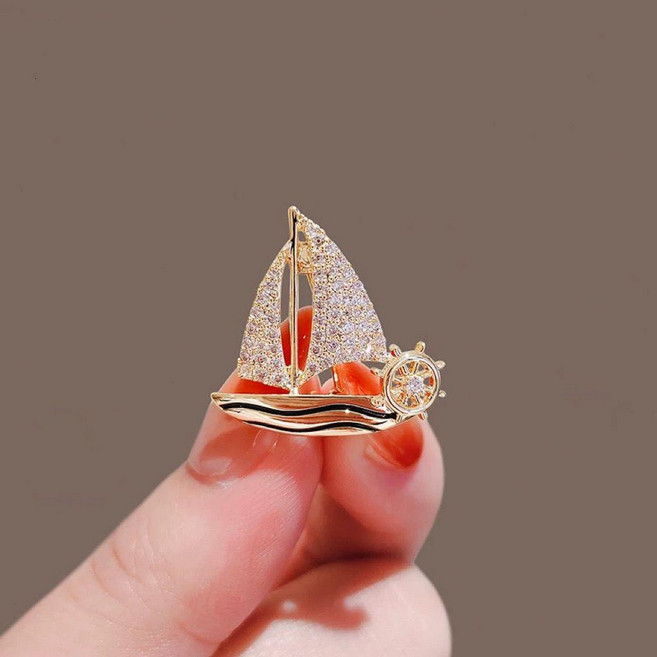 優選 設計感帆船一帆風順胸針女西服胸花毛衣配飾衣服別針 副廠商品
