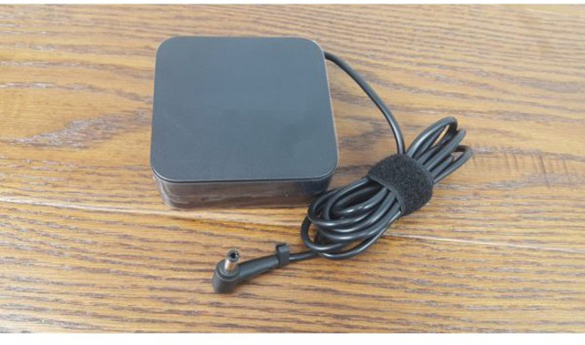 90W 方型 變壓器 Q302LA Q400 R401 S405 Q301LA S46 F551C, 1個